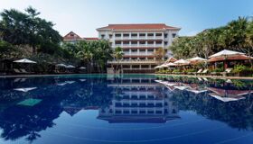 Royal Angkor Resort & Spa Pool, Siem Reap